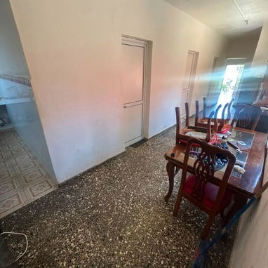 Casa independiente en venta antes de llegar a calle 60, a una cuadra antes de la avenida 19 - 7/10