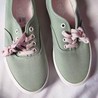 Vans de niñas Nuevos - Img 121168681