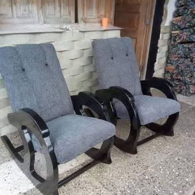 Sillones de madera tapizados y capitaneados - Img 120987973
