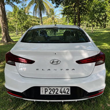Hyundai Elantra del 2019 - 5/9