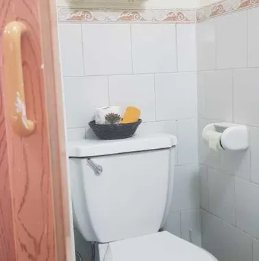 Renta de apartamento en céntrica zona de 23 y 12. Ideal para residentes extranjeros. - Img 96747412