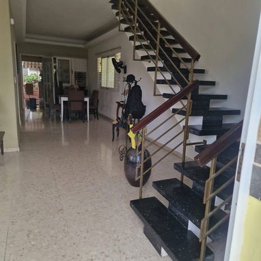 Casa independiente de 3 pisos en Lawton - 3/10