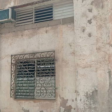 SE VENDE CASA EN LA HABANA VIEJA SISTEMA ELECTRICO SOTERRADO EN 12MIL USD SOY LA PROPIETARIA NOOO CORREDORES - Img 121764823