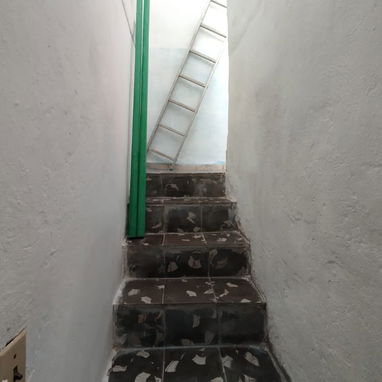 Bi planta de 3 cuartos arriba y gas de la calle - 9/10
