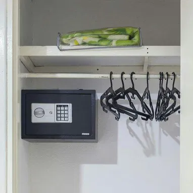 RENTO APTO EN VEDADO, 2HAB Y 2 BAÑOS, +53 58463952 - Img 127727780