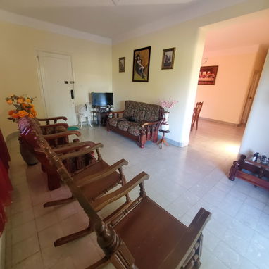 馃崁 Se vende apartamento en un tercer nivel ubicado en el Reparto Miramar perteneciente al Municipio Playa 馃崁 - Img 123772141