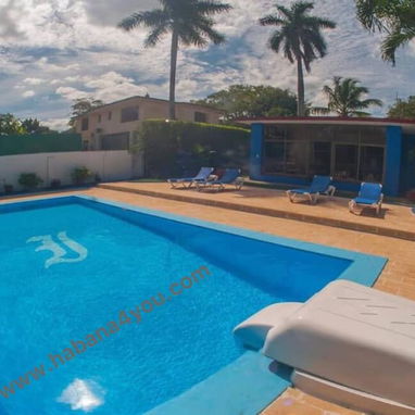 Casa con piscina con recirculación y ranchón en reparto Siboney,en renta ,  Playa,Habana +53 52 46 36 51 🐬🐬,  M - Img 89717484