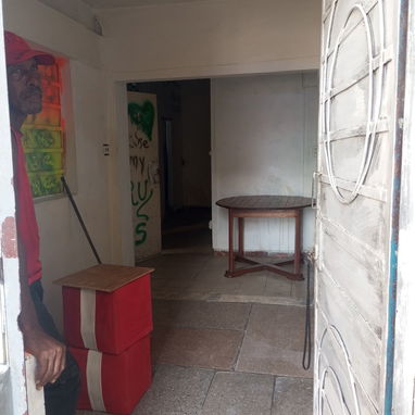 vendo apartamento ------ 💵5mil USD a 1 cuadra de 10 de octubre y Acosta... Para una pareja o persona mayor , entrada : - Img 127122114