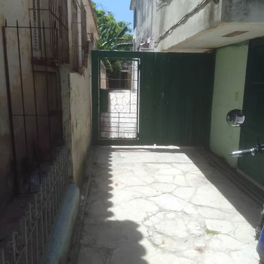 Ref #87. Ofertaaa amplísimo biplanta en bajos con garaje en excelente zona de la Víbora!!! - 5/10