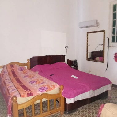 Oportunidad en Santo Suárez: Casa independiente  en Mayia Rodríguez (10 de Octubre). - 4/9