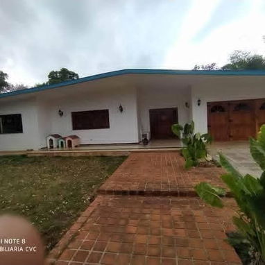 Casa independiente con piscina - Img 114380625