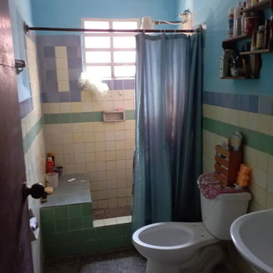 Vendo dos casas en una en el reparto vía blanca Guanabacoa - 10/10