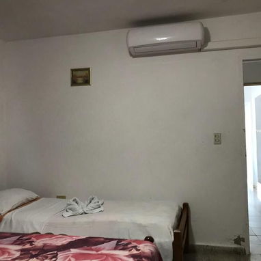 💢💫Disponible casa con piscina de 5 habitaciones en guanabo. Reservas por WhatsApp 5 8142662 - Img 119577392
