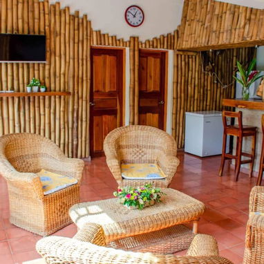 Casa de renta de lujo en Boca Ciega | Casa con piscina, capacidad amplia, 4 habitaciones | Opción ideal para vacaciones - Img 119034383