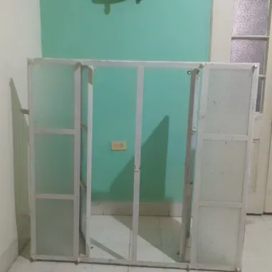 Vendo ventana de hierro con cristales. - 2/2