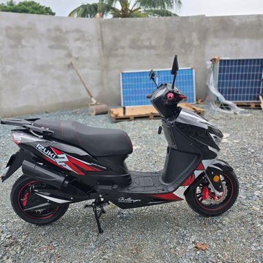 MOTO ELECTRICA IZUKI CHALLENGER DE LITIO 2500W - 2026 ( muy poco uso la moto esta nueva ) - 2/3