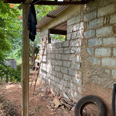VENTA DE CASA CON TERRENO - 5/9