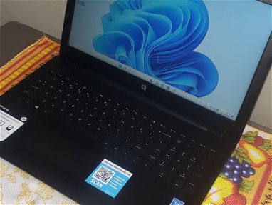 Se vende laptop acabada de traer,  afuera se le dio poco uso - Img main-image