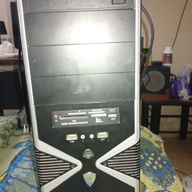 Se vende chasis de uso,y fuente,teclado y mouse - Img 115550400