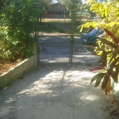 Espectacular casa en Kohly con 4 cuartos y grandes jardines a la venta!!!! - Img 119574578