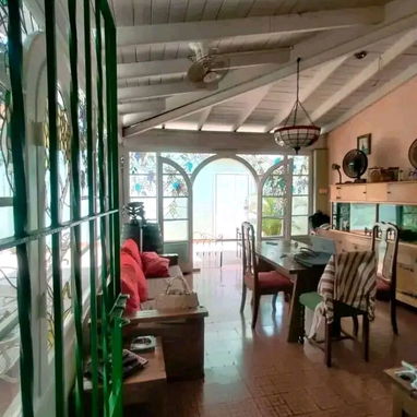 Venta de casa colonial independiente en Playa en 220000 - 6/10