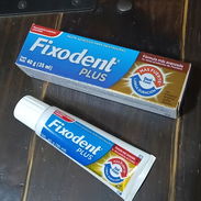 Fixodent, crema para fijacion de dentadura 40gr, - 8 Usd. - Img 47910151