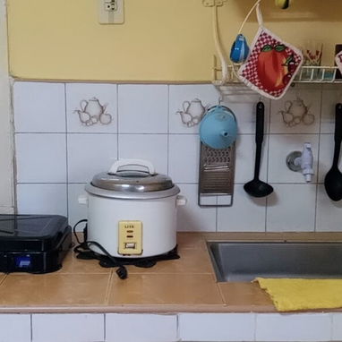 Titulo: Apto en el vedado 1/4 independiente, agua caliente, gas de la calle, split, frio, etc... 78320917 - 3/6