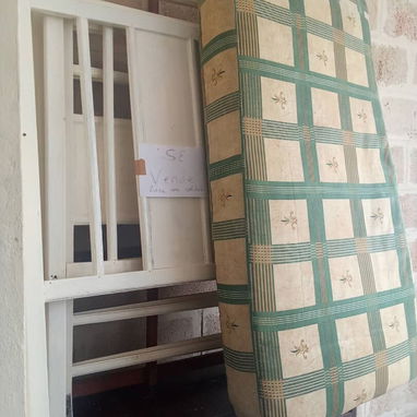 Se vende cuna para bebé con colchón - Img 122724834