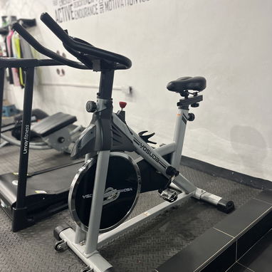 Ganga !!! GIMNASIO COMPLETO EN VENTA MÁQUINAS PISO ACCESORIOS TV NEVERA , tú mejor oportunidad de negocio - 9/10