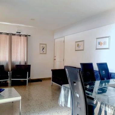 RENTA de apartamento moderno con vista al mar en Vedado - Img 121551656