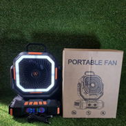 Ventilador Portátil RecargableF33 de 40000mah con Luz LED: Frescura, oscilación y luz para apagones - Img 55583086