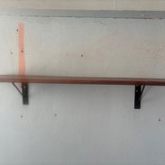 Repisa de madera con angulares - Img 56370648