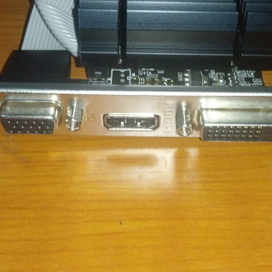 2gb Nvidia GT 🌟🌟🌟 25 USD NUEVA VER FOTOS - 2/2