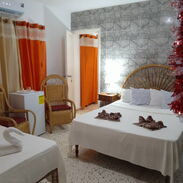 Renta casa de 8 habitaciones,8 baños,minibar,sala, cocina, piscina, barbecue en Guanabo - Img 45405480