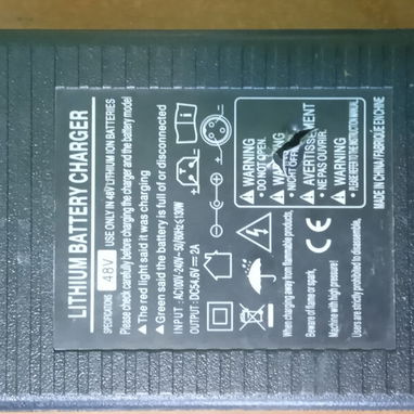 PARA LOS MECANICOS Y LOS QUE QUIEREN ARMARSE DE UNA BICI ELECTRICA, VENDO UNA DE USO QUE TIENE EL MOTOR QUEMADO. - 10/10