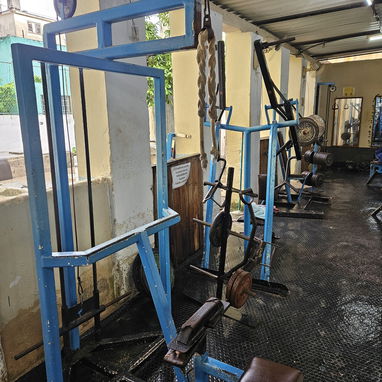 Si estás interesad@ en abrir tu propio negocio, esta es tu mejor oportunidad . Equipos completos de gimnasio - 3/5