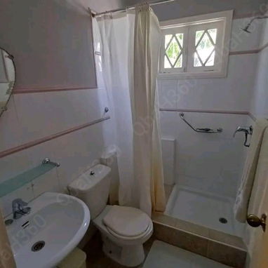 RENTA hostal de 4 habitaciones para 12 en CELIMAR, PLAYAS DEL ESTE DE LA HABANA con Qba Hostin 360 - Img 120160148