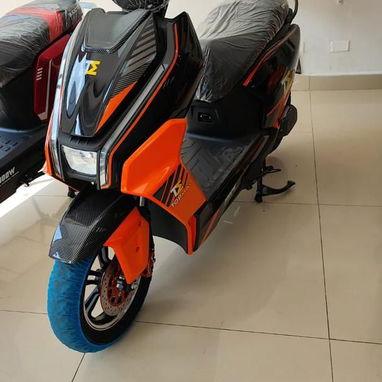 MOTO ELÉCTRICA TOPMAQ-BUCATTI NEW CITY ⚙️CARACTERÍSTICAS : • 3000 Wats • 72 Volt • 45 Amp • Autonomía de 100-1 - Img 122522876