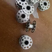 agujas universales para maquinas de coser # 9 y #14, hilos de coser y  ovillos para maquinas de coser - Img 50769731