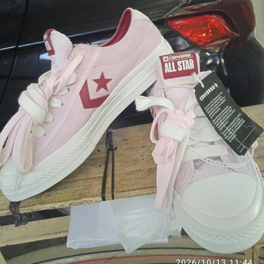 Converses originales # 40 (18000)en el vedado interesados escribir al 55188664 - 4/4