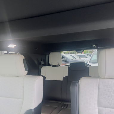 Toyota Sequoia SR5 i-force Max 2024 v6 - 6/10