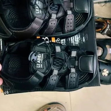 SANDALIAS LEADER DE NIÑOS NUMEROS DISPONIBLES 30 AL 32 - Img 123477830