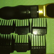 Máquina de pelar inalámbrica con peines - Img 56446167