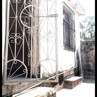 Vendo casa independiente, enrejada, placa libre. 68 mtros2. - Img 125878254