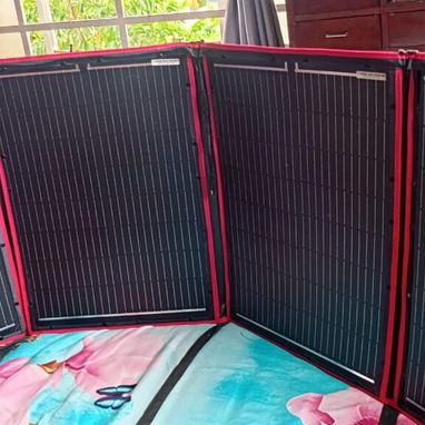 panel solar portátil, marca Dokio, es de 220w - 6/8