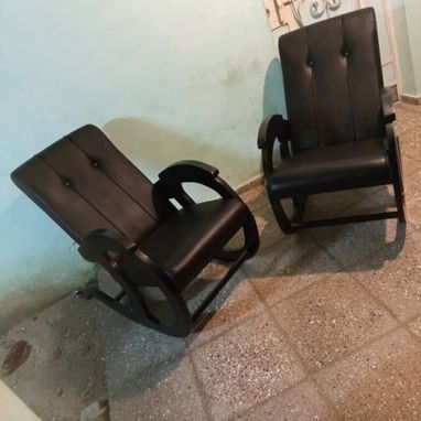 Sillones de madera tapizados y capitaneados - Img 120987979