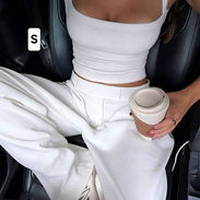 Conjunto de mujer talla S disponible en blanco y en negro - Img 58010802