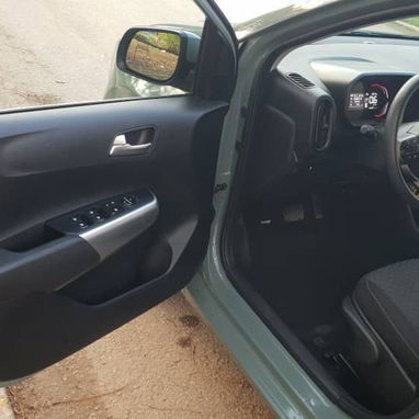Vendo o negocio kia picanto del 2024 pintura de fábrica - Img 112033568