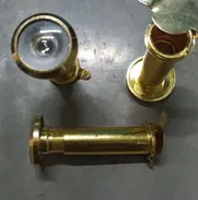 Ojo mágico para poder ver a la persona antes de abrir la puerta de la calle, su seguridad es lo primero - Img 50182965