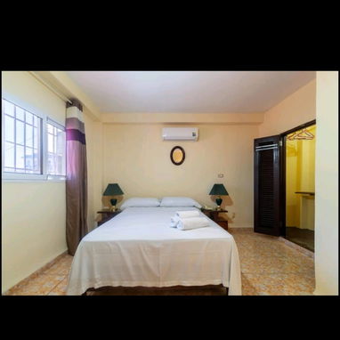 Espectacular casa independiente a la venta en El Vedado totalmente remosada!!! - Img 113157573